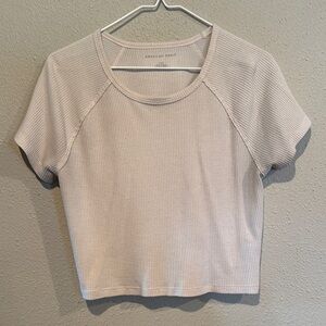 American Eagle Outfitters Raglan Crop Tee in Tan and Cream